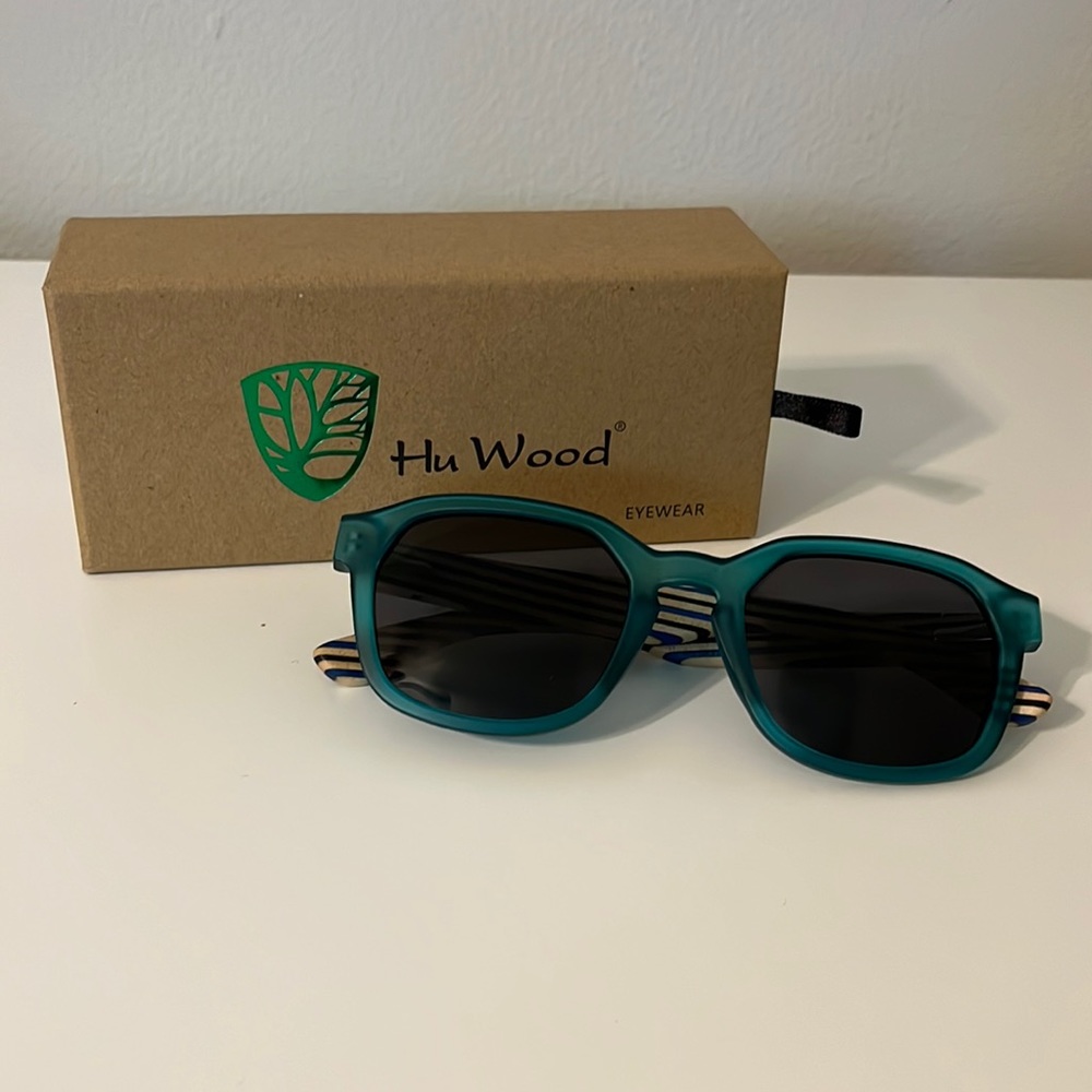 NWT Hu Wood Blue Sunglasses
